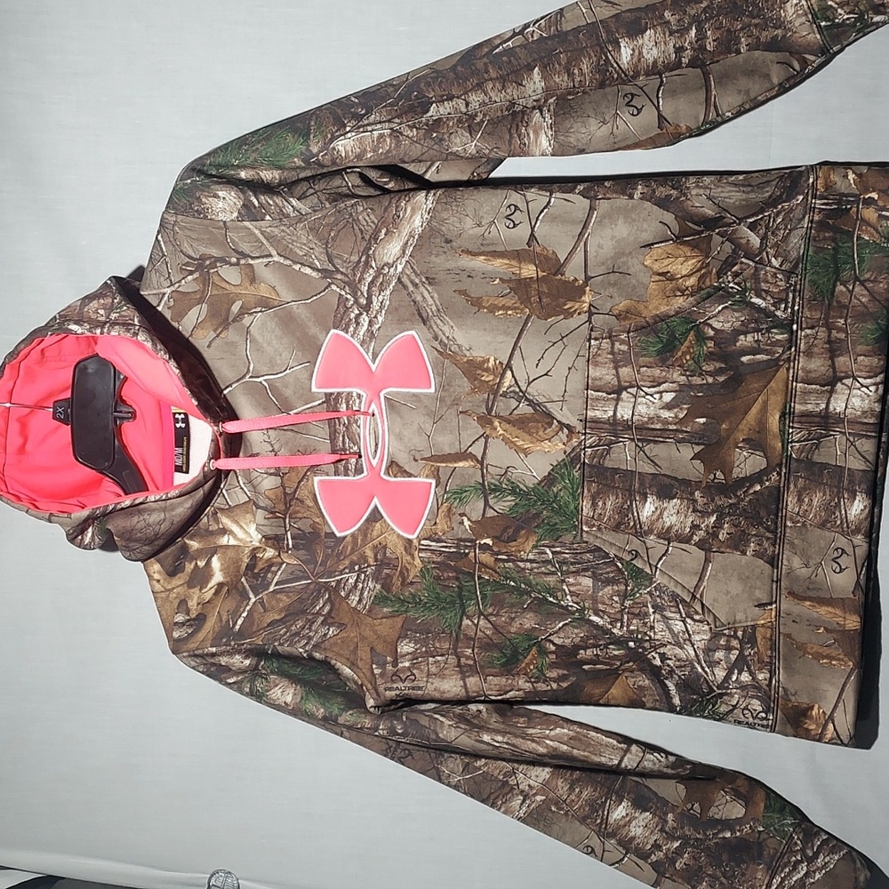 Under Armour RealTree camo and pink women's hoodie size medium
